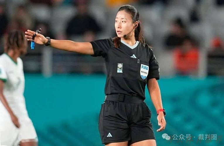 开云网址:董方雨、谢丽君将执裁男子亚冠联赛淘汰赛比赛 开云网址:董方雨、谢丽君将执裁男子亚冠联赛淘汰赛比赛
