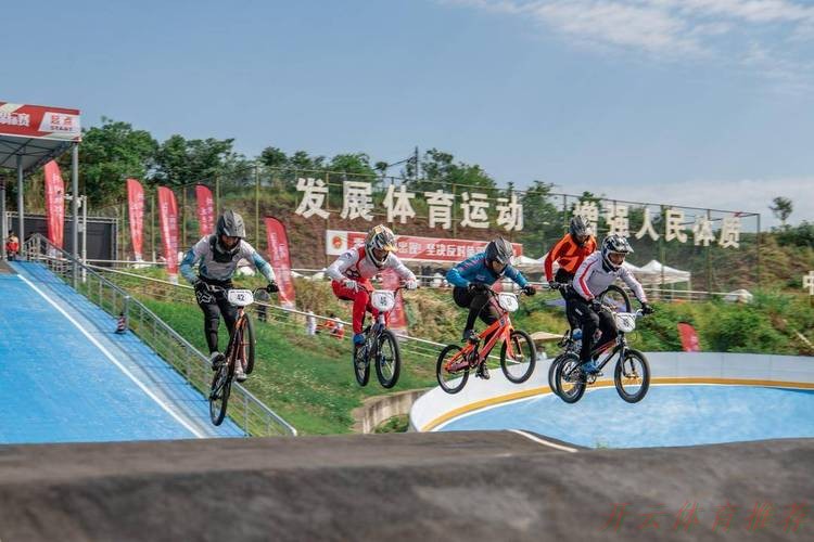 开云官方：十五运会竞速小轮车竞速赛产生两枚金牌